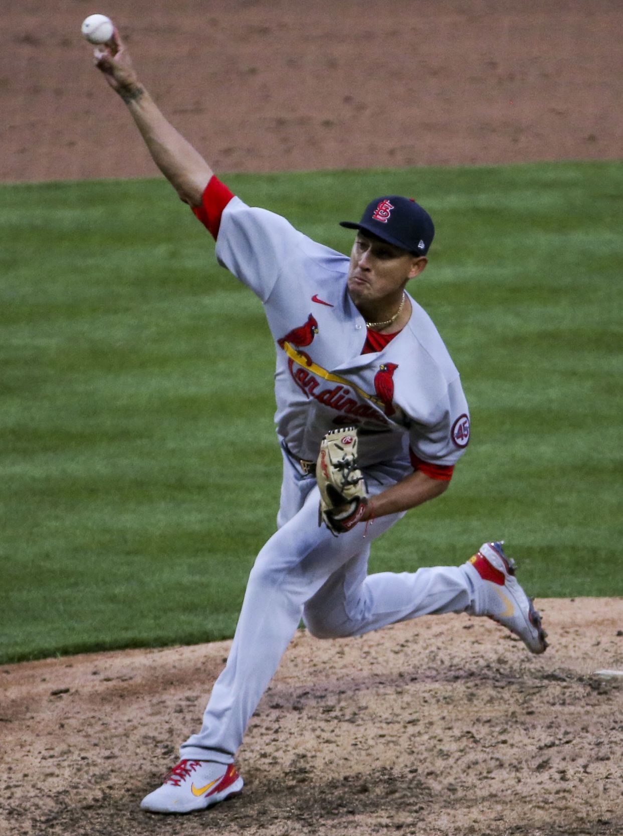 Cardinals face Reds in Cincinnati on opening day
